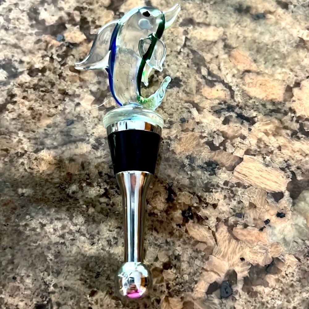 Dolphin Glass Wine Bottle Stopper with silver colored bottom NIB - Picture 7 of 9